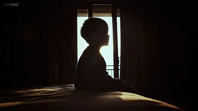 梦见与逝者共餐，探索梦境深处的情感纽带与生命哲学