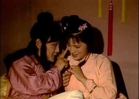 梦见扇子请高人解梦，探索梦境中的微妙象征与心灵启示