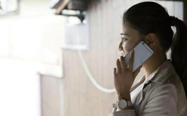 梦回往昔，解析梦见给已故妻子打电话的深层含义