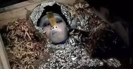 梦回生死界，解析梦境中死人从棺材里出来的深层含义