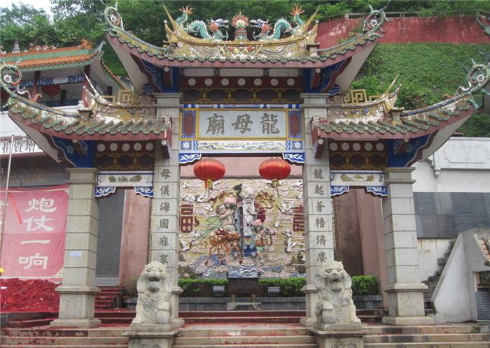 梦见青蛇求解，探索梦境中的神秘寓意与心理启示