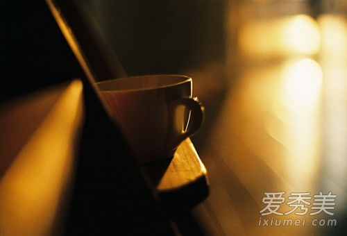 周今解梦，梦见踩到屎，寓意与解析