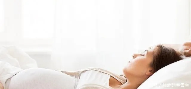 怀孕7个月，昨晚梦到死去的妈妈叫我起床，解读梦境中的温情与启示