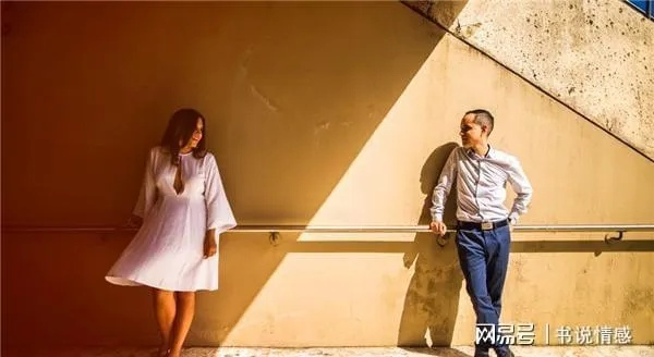 梦境的迷雾，解析梦见被嫂子亲了两口的深层含义与应对之道