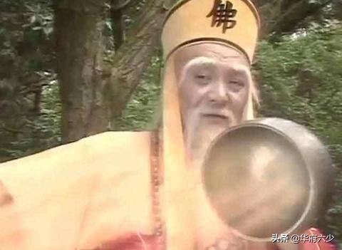 梦境解析，梦到很长很大的蛇吃人