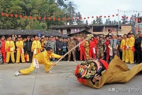 梦境解析，梦见老虎弄破牛肚的深层含义与心理暗示
