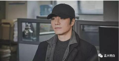 梦境的迷雾，解析梦到自己喜欢的男生和其他女生接吻的深层含义