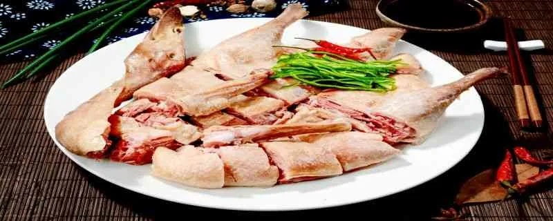 梦境解析，梦见烧一锅肉，鸡鸭齐备，盐味十足的含义