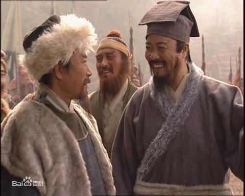 高人解解，梦见交情一般的女孩在梦中助我追火车回家