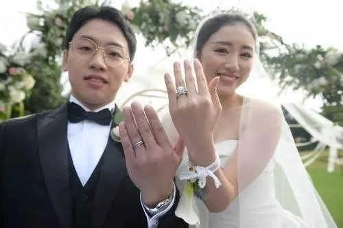梦境交织的情感纠葛，前未婚夫与现女友的盛大婚礼