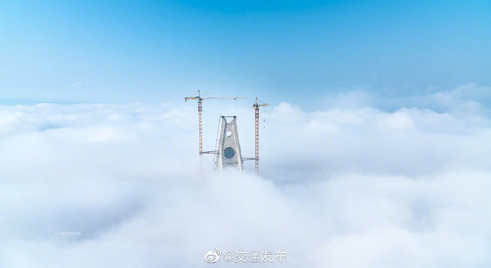 云端之旅，累与美的交织梦境