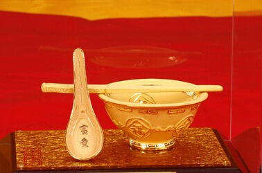谁能解梦，梦见骑自行车买回碗的深层含义