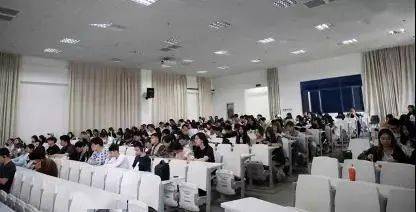 金色梦境，与父共捕蛇，探索内心隐秘的金色启示