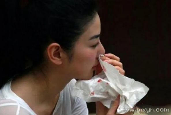 梦境解析，梦见自己吃饭时流鼻血滴在了碗里