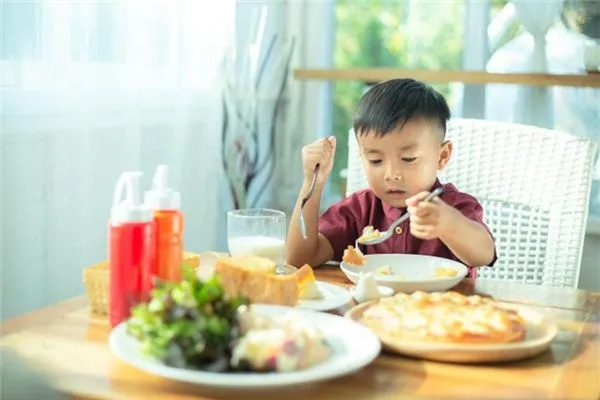 梦境食尚，探索每日梦中进食的深层含义