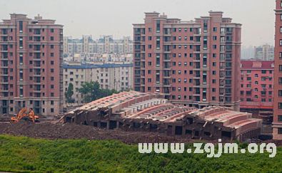 解梦，我梦到一个大楼倒塌