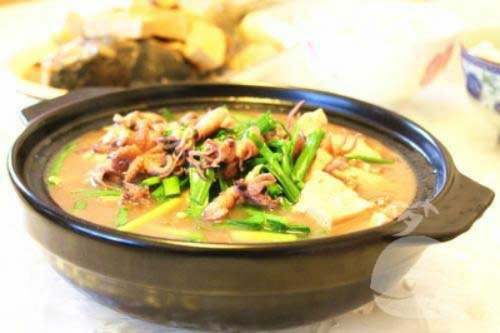 梦境中的盛宴，解析梦见大豆腐炖鱼，带鱼、泥鳅鱼与鲤鱼的象征意义