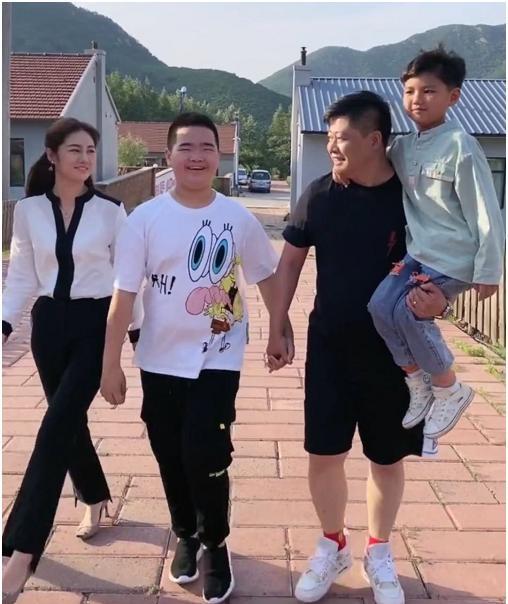 爸爸去世了一直梦到他，梦境背后的情感与心理解析