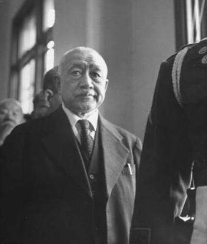 做梦梦到自己去理发店剪头发结果被理发师剪成了光头，探索梦境背后的深层含义与预兆