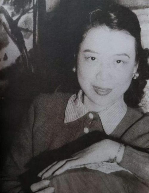 梦见死去的人进我家里了，解读梦境中的重逢与情感释放