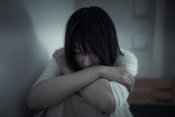 梦境的哀歌，解读梦见女儿死了自己哭的很伤心的深层含义