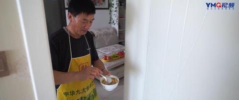 梦见抬着死去的姥姥下葬，一场关于传承与释怀的梦境解析
