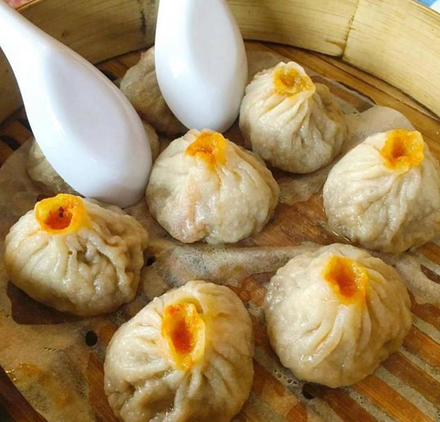 梦见去世的亲人手拿艾叶，梦境中的温情与传承