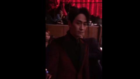 昨晚做梦梦到自己的包包被偷了银行卡和钱都在里面这是什么意思？
