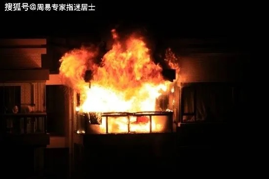梦见被烟花喷到身上着火然后又被扑灭了，解析梦境中的警示与启示