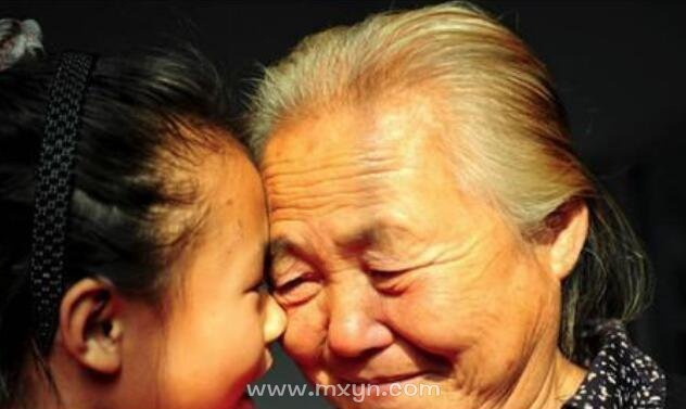 梦境中的温暖回归，解读梦到去世奶奶的深层含义