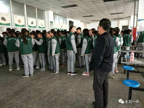 梦境中的财富传递，解析梦到别人给我钱的深层含义