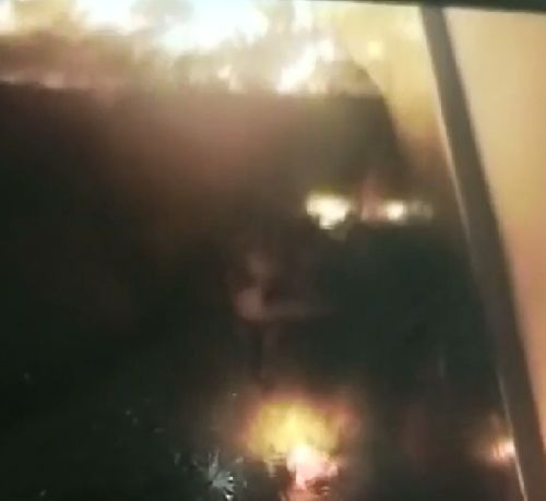 女人中午睡觉梦见床头着火后来扑灭了，梦境背后的深层含义与心理解析