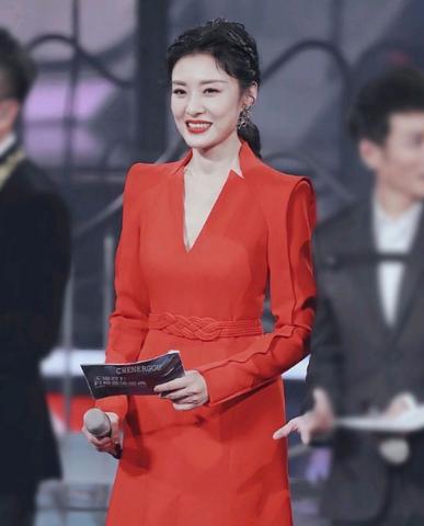 周公解梦，梦到穿红衣服的小女孩看自己