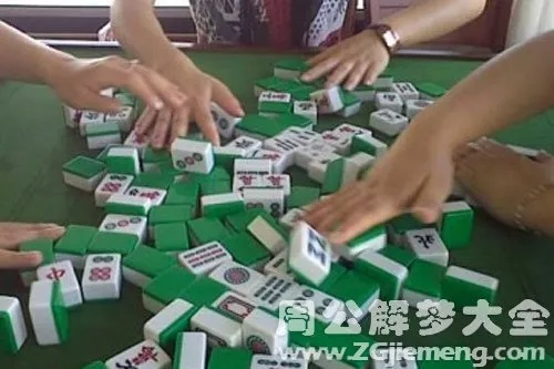 梦境中的牌局赢家，解读晚上做梦梦见打牌赢钱的深层含义