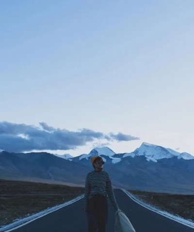 探索梦境之旅，独自一人的行走与骑行