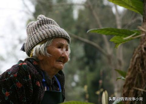 梦见别人送棺材，梦境背后的深层含义与心理解析