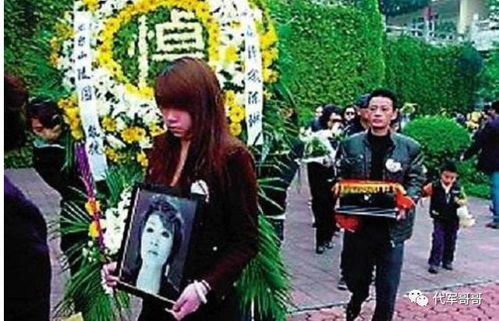 梦到亲人的葬礼，深层寓意与心理解析