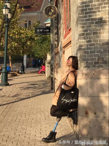 梦境缠绕，解析梦见红色高跟鞋脱不下来的深层含义