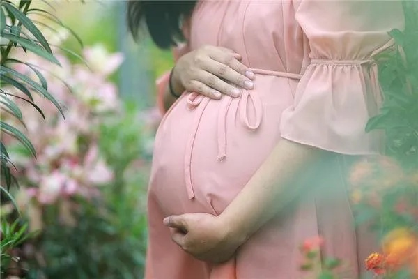 孕妇梦境中的秘密，解读梦见自己怀了女孩的深层含义