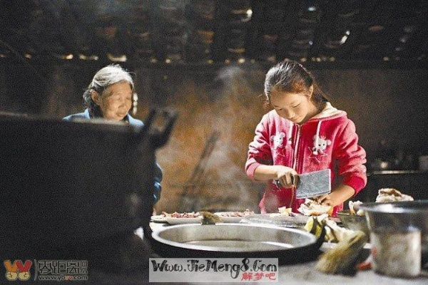 梦境中的温情，梦见去世的妈妈我喂她吃饭