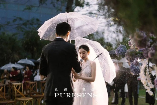 已婚者梦见再次婚礼遇雨，梦境解析与心理暗示