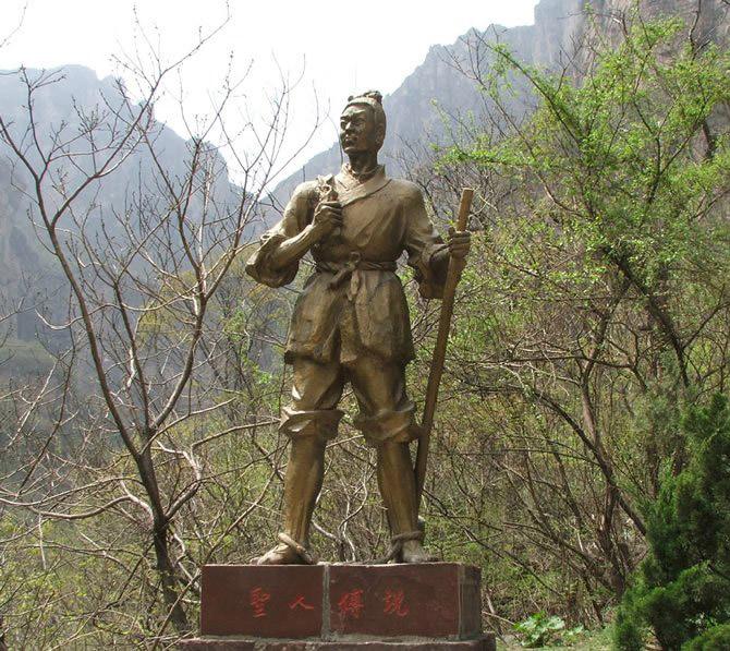 梦境中的纯真与收获，梦见一男孩和女孩钓鱼且收获颇丰