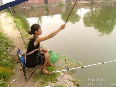 梦境解析，梦见在墓地中垂钓后放生鱼儿