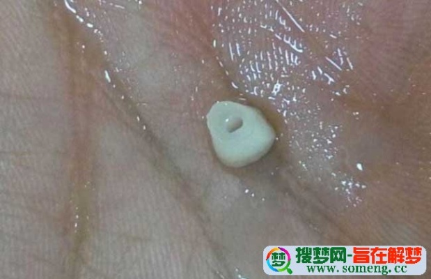 梦见掉了两颗大牙，解读梦境背后的深层含义