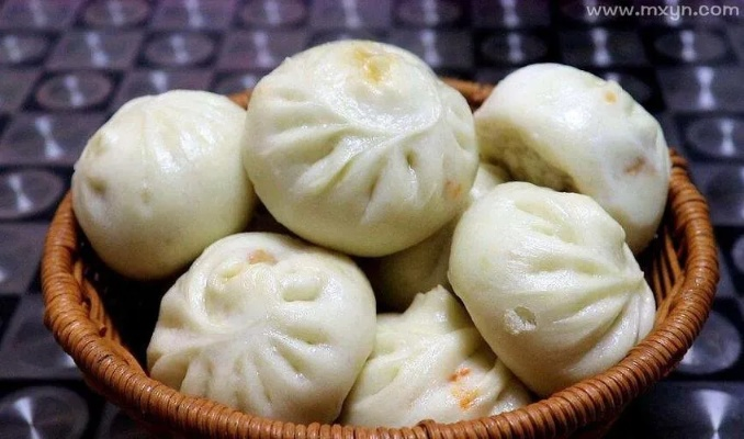 解读梦境，昨天晚上梦见吃韭菜鸡蛋蒸包的深层含义