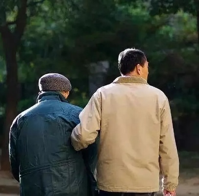 梦回往昔，与逝去父亲的深情对话