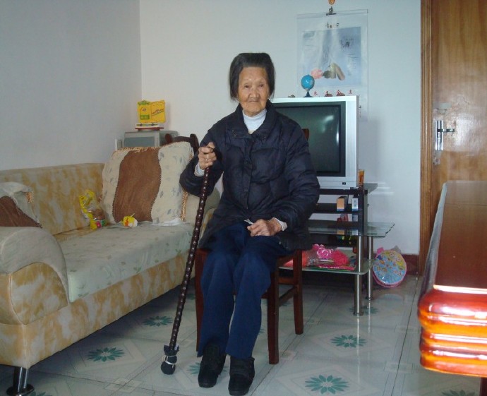 梦境交织，亲缘与冲突的离奇交织——解析梦见自己亲戚出殡却与家人争执的深层含义