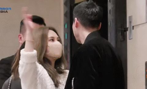 孕妇梦境中的色彩交织，解读三条不同颜色蛇的象征意义