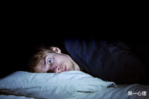 梦见鬼压床，是心理暗示还是超自然预兆？
