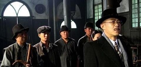 周公解梦，急梦父亲公园遭警察逮捕与诬陷的深层含义